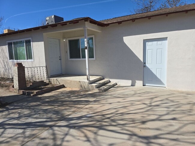 Photo - North Bakersfield- house 3bed/2 bath