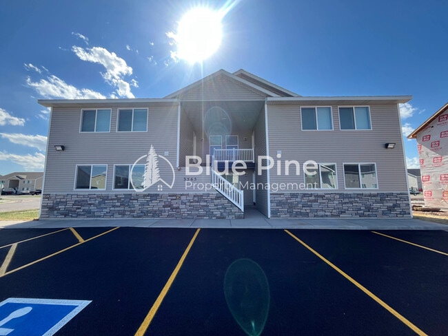 Building Photo - 3565 E Gample Ave Unit 4
