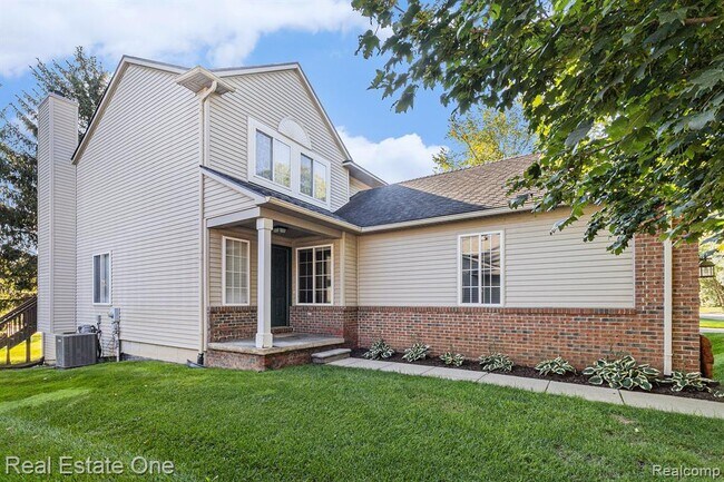 Photo - 2471 Woodcliff Trail