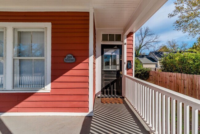 Photo - 1 bed/1 bath house for rent close to Downtown Augusta, with off-street parking!