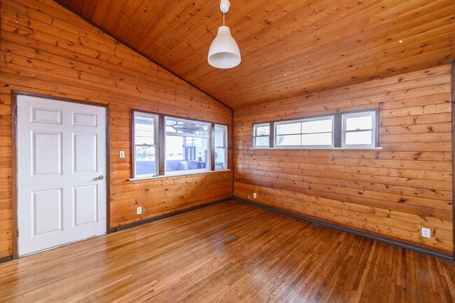 Building Photo - 1070 W Santa Ana Blvd Unit B Rental