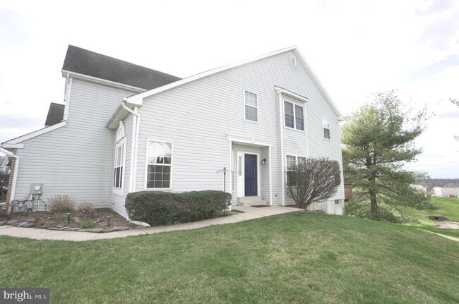 Building Photo - 2041 Greenes Way Cir