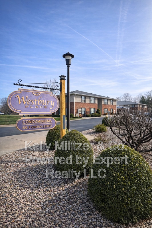 Building Photo - 406 S Church St Unit 512