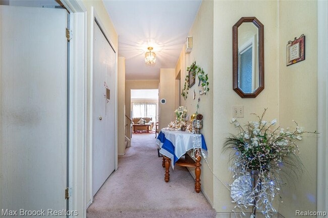 Photo - 862 Yorktown Ct