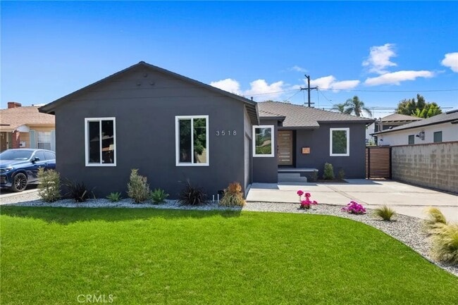 Photo - 3518 S Burnside Ave