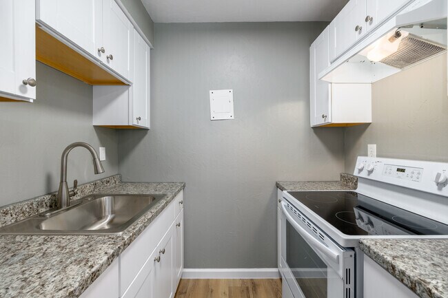 Interior Photo - Mountain Pointe Apartments