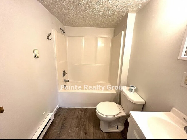 Photo - 409 Brook Ave