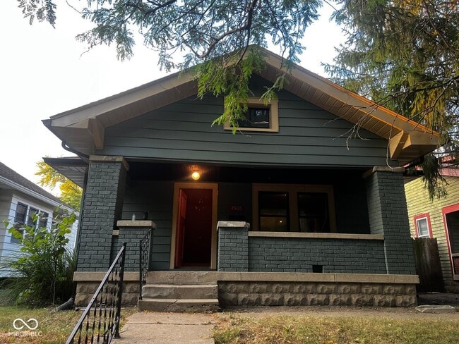 Building Photo - 2532 E 17th St