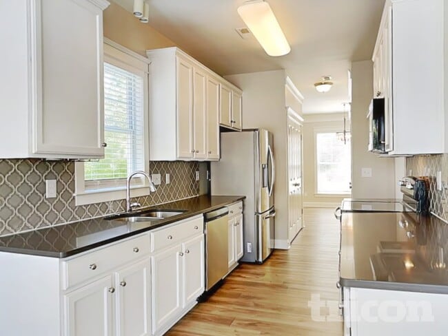 Photo - 13528 Swinton Rd