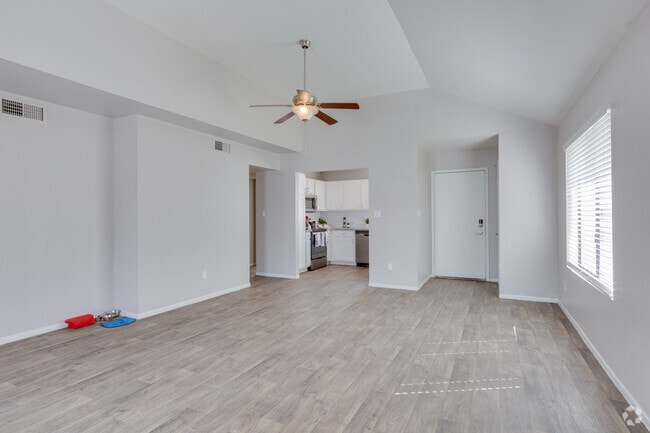 2BR, 2BA - 1,102SF