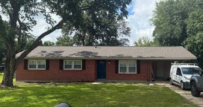Building Photo - 5090 Sycamore Dr Rental