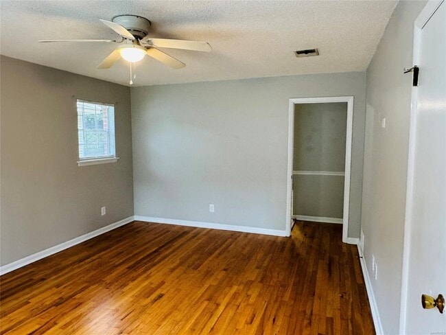 Photo - 1619 Yancey Ave