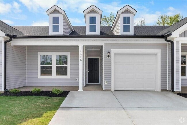 Building Photo - 1316 Newbern Dr Rental