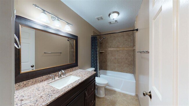 Photo - 605 Alexandria Dr