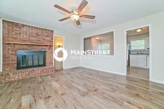 3 Bedroom Pet-Friendly Home in Knoxville, TN with Main Street Renewal