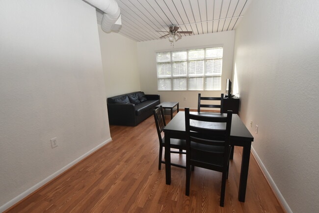 Photo - 2402 W Azeele St Unit 455