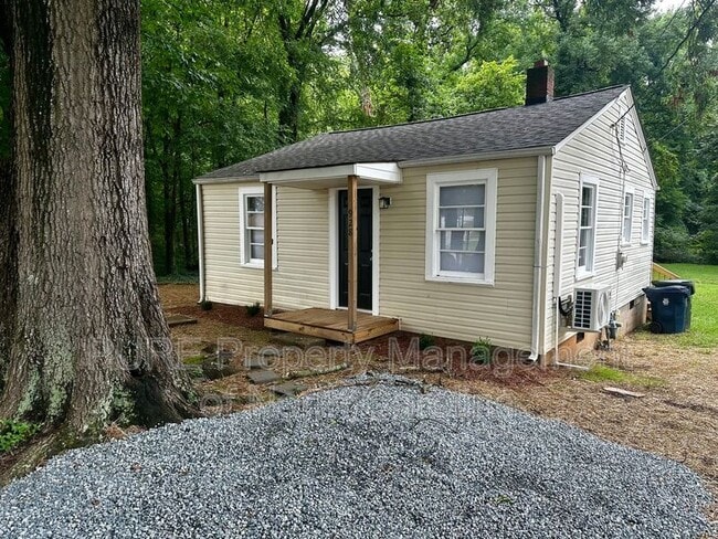 Building Photo - 928 Dixie St