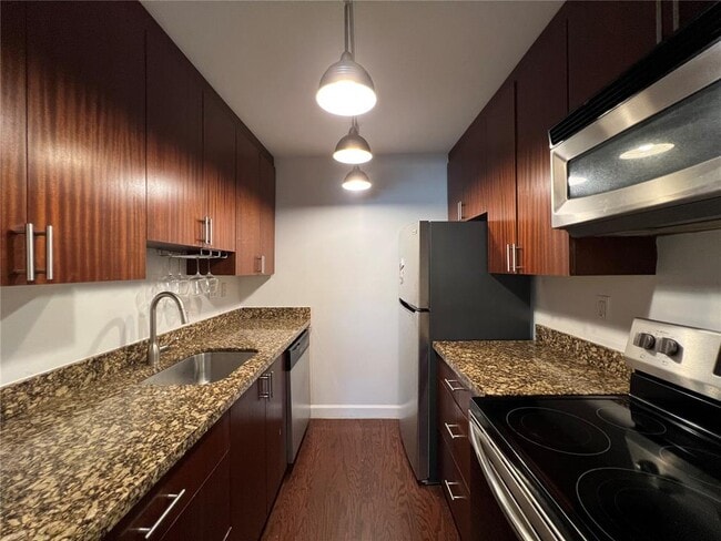 Photo - 900 NE 18th Ave Unidad 306