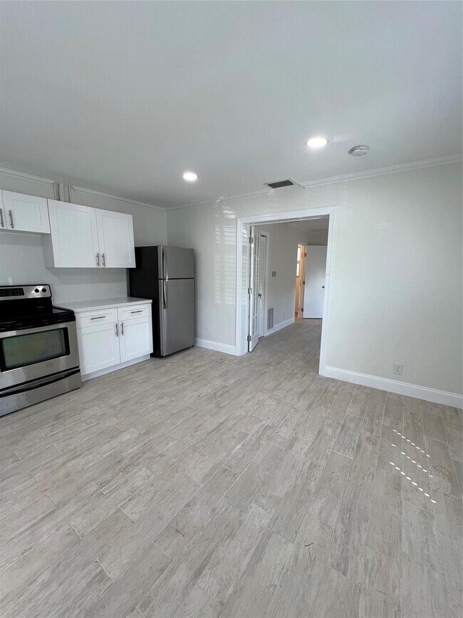 Photo - 1333 NE 5th Terrace Unit 8