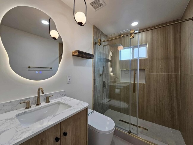 Photo - 114 S Emerald Pl