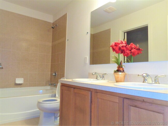 Photo - 1636 Pointe W Wy