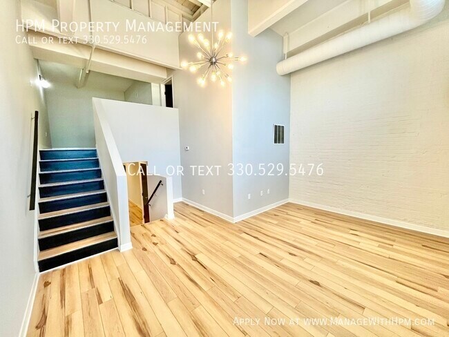Photo - 1133 W 9th St Unit 107