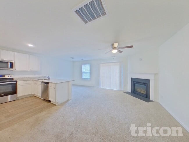 Photo - 1073 Crescent Moon Lp