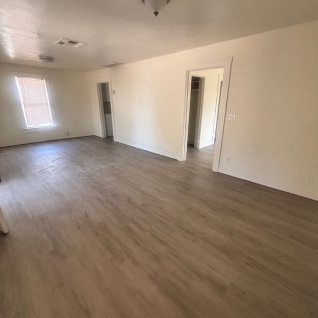Building Photo - Modern Comfort in the Heart of Tempe Rental