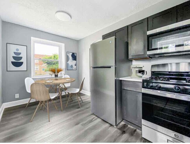 Photo - 549 Manheim St