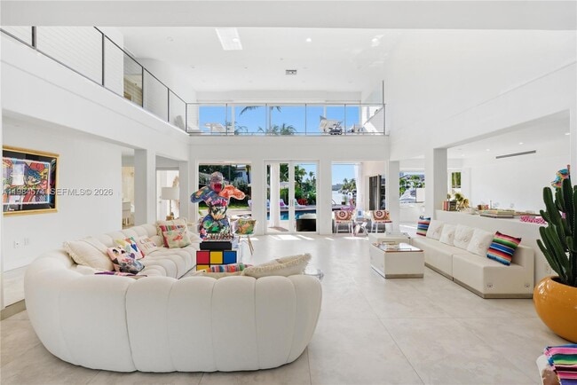 Photo - 3401 NE 165th St