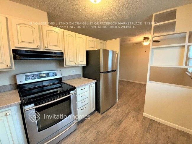 Photo - 8188 Stuart St