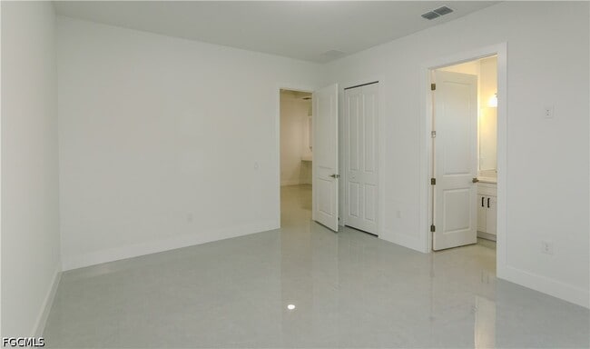 Building Photo - 143 Harold Ave S