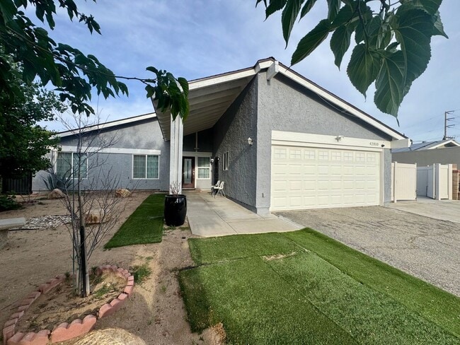 Building Photo - Beautiful 4 bedroom in West Lancaster