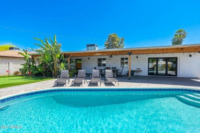 Photo - 1152 E Malibu Dr