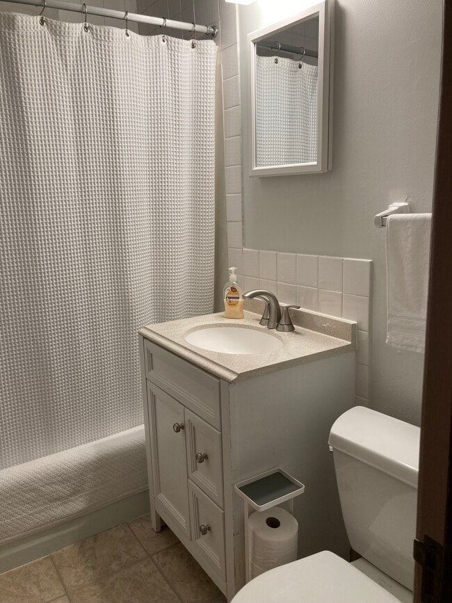 Photo - 1393 W 3rd Ave Unidad D