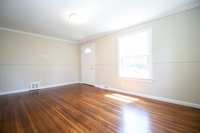 Photo - 1732 Talbot St
