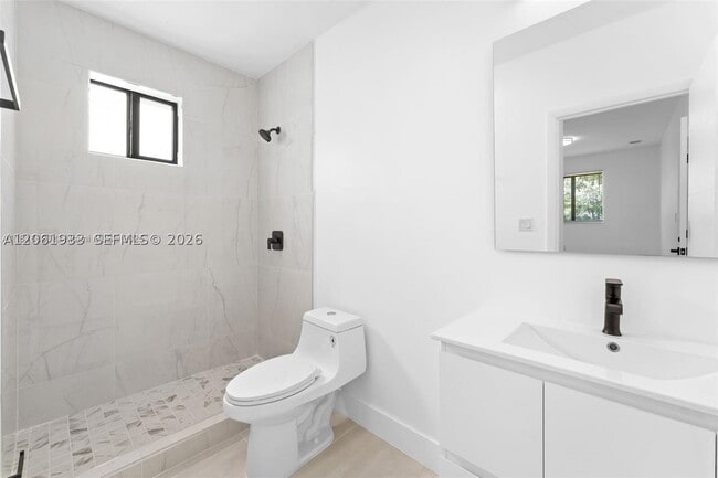 3710 NW 13th St Unit 1