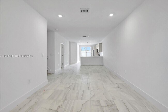 Photo - 17149 SW 1st St