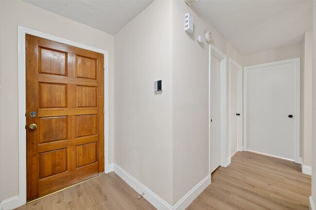Photo - 5530 Oak Falls Dr
