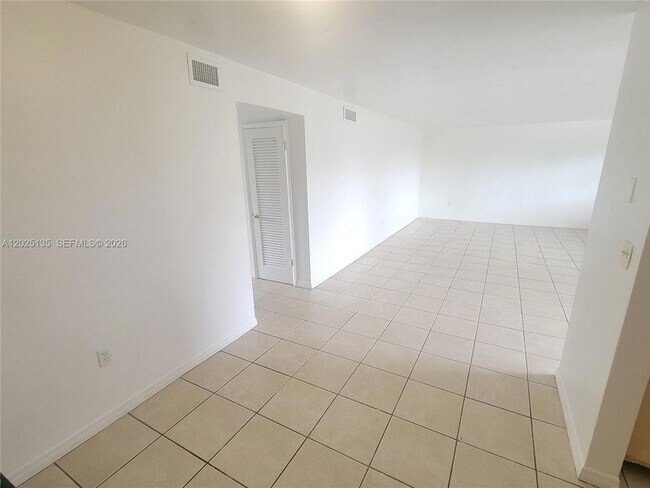 Photo - 11960 NE 19th Dr Unit 16