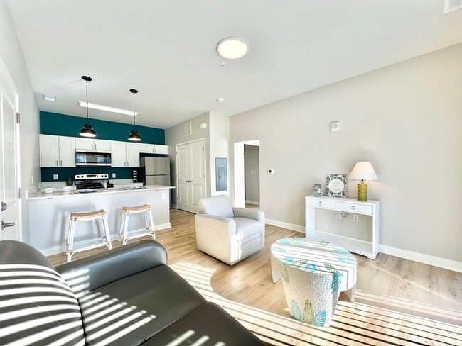 Photo - Waters Edge Apartments Bloomington