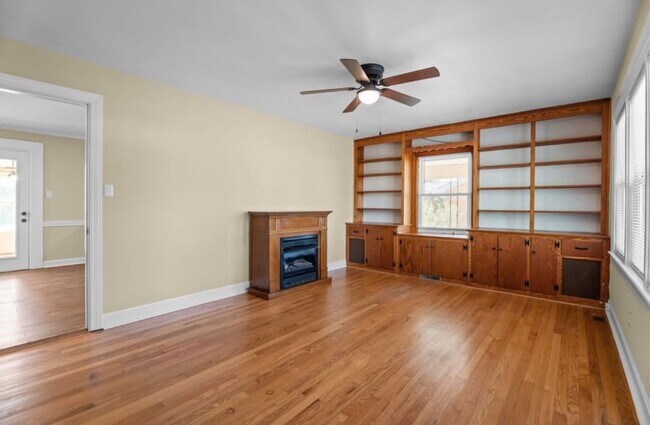 4149 Woodcrest Rd