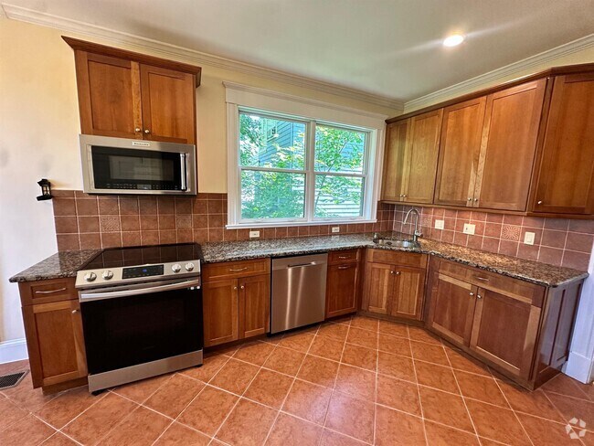Building Photo - 273 Mason Terrace Unit 1F Rental
