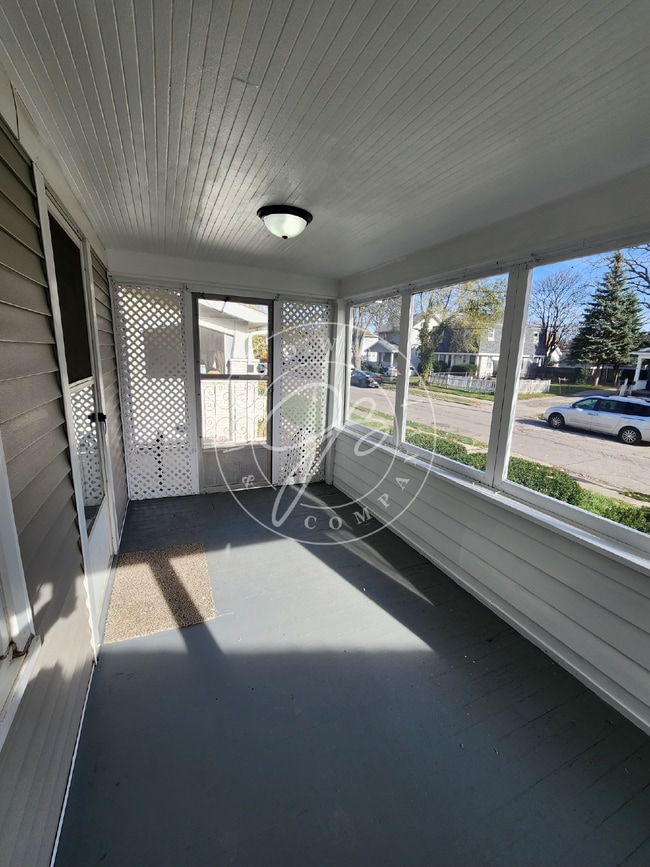 Photo - 2 bedroom with bonus partially finished basement in West Toledo