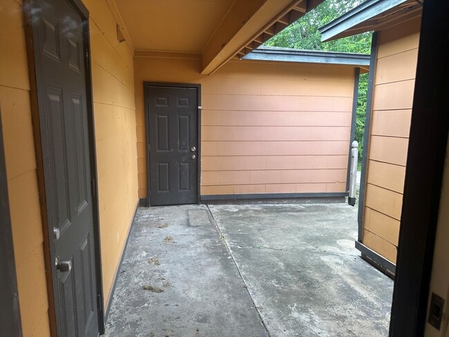 Photo - 114 Forest Oaks Ln