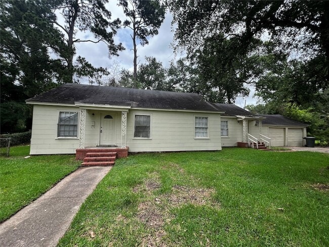 Building Photo - 1220 Trinidad St