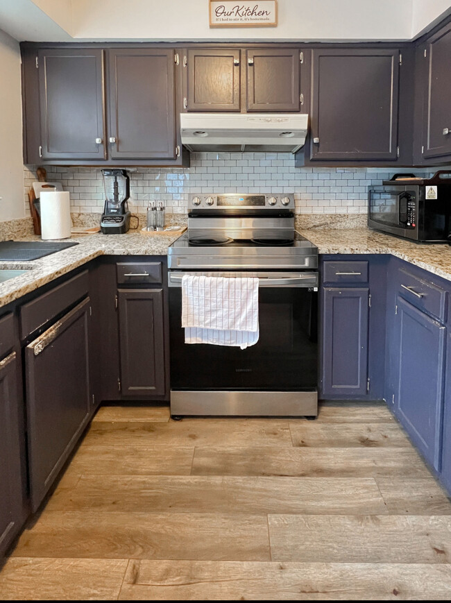 Kitchen - 6905 Chiswick Ln Townhome