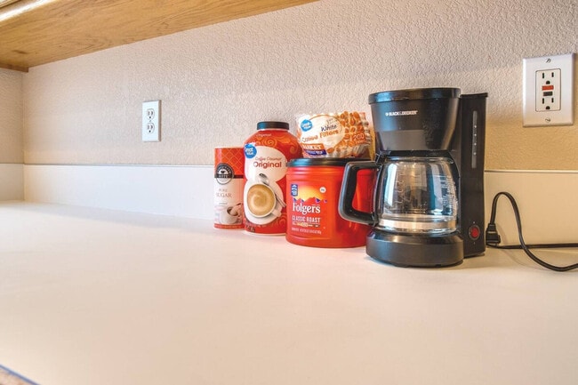 Photo - 23 E King St Unidad ID1308961P