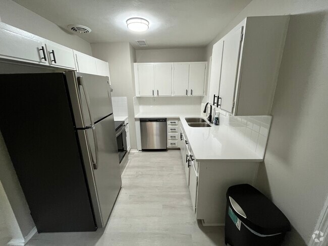 Building Photo - 2116 Cambridge Dr Rental