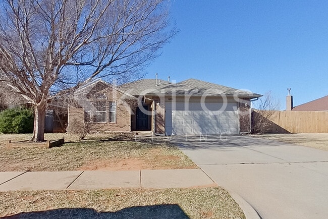 Building Photo - 604 Eastview Dr